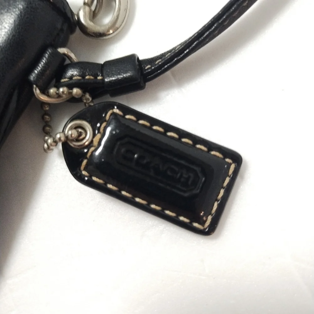 COACH Leatherware Authentic Clutch Wristlet Black Zip Top Logo With Charm